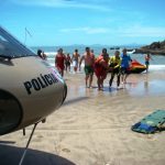 Retirada de adolescente vítima de afogamento