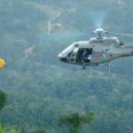 Guarnição do Helicóptero Águia 01 da Polícia Militar avaliando a cena.