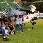 Capitão Frederico, Sargento Vital, Cabo Edison, Sargento Ronald, Capitão Osvaldo, Benny Jee e esposa, Eduardo Machado, Wallace Winchanski, Aluísio, Sargento Israel, e a frente de tdos, Justin Jee e seu T-Rex 700 mais o Hughes 600 “oficial do Super Helis”.