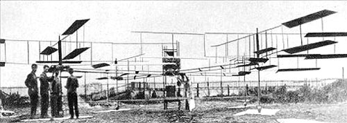 Louis Breget, modelo de 1907 com assento central e quatro hélices rotativas.