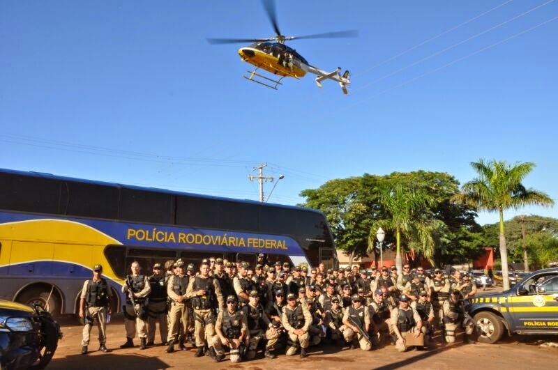Helicóptero participa da Operação Prometeu em Mato Grosso do Sul.