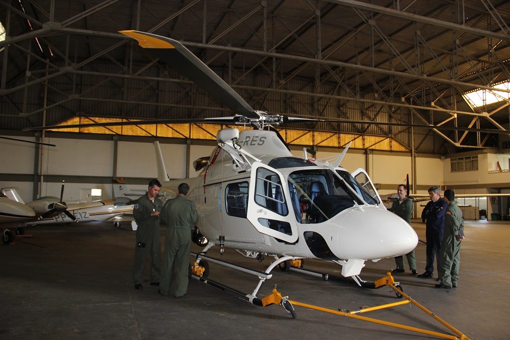 20151012-helicopterospintados