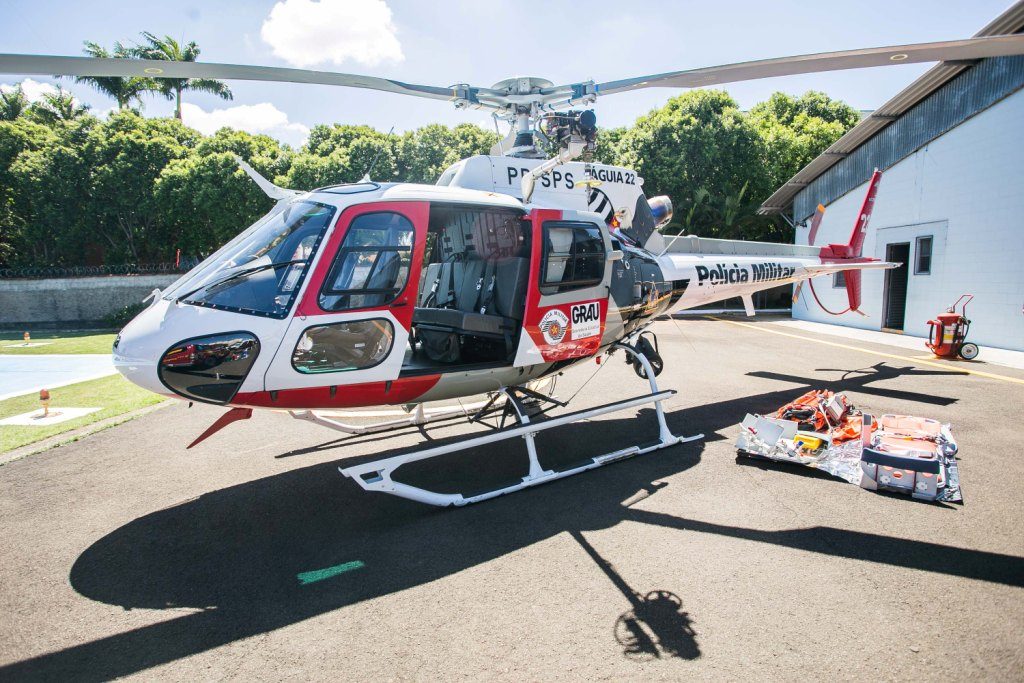 O governador Geraldo Alckmin durante entrega de aeronave ao Grupo de Resgate e Atenção as Urgências e Emergências (GRAU), grupo especializado no resgate médico estadual