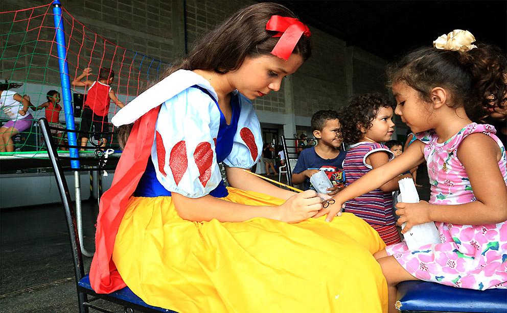 Comemoração reúne crianças no hangar do Ciopaer para manhã de festa