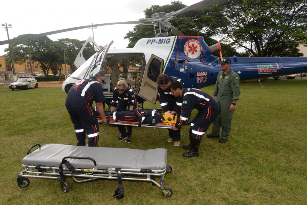 Foto:Venilton Küchler . Treinamento para profissionais que atuarão no helicóptero de resgate.
