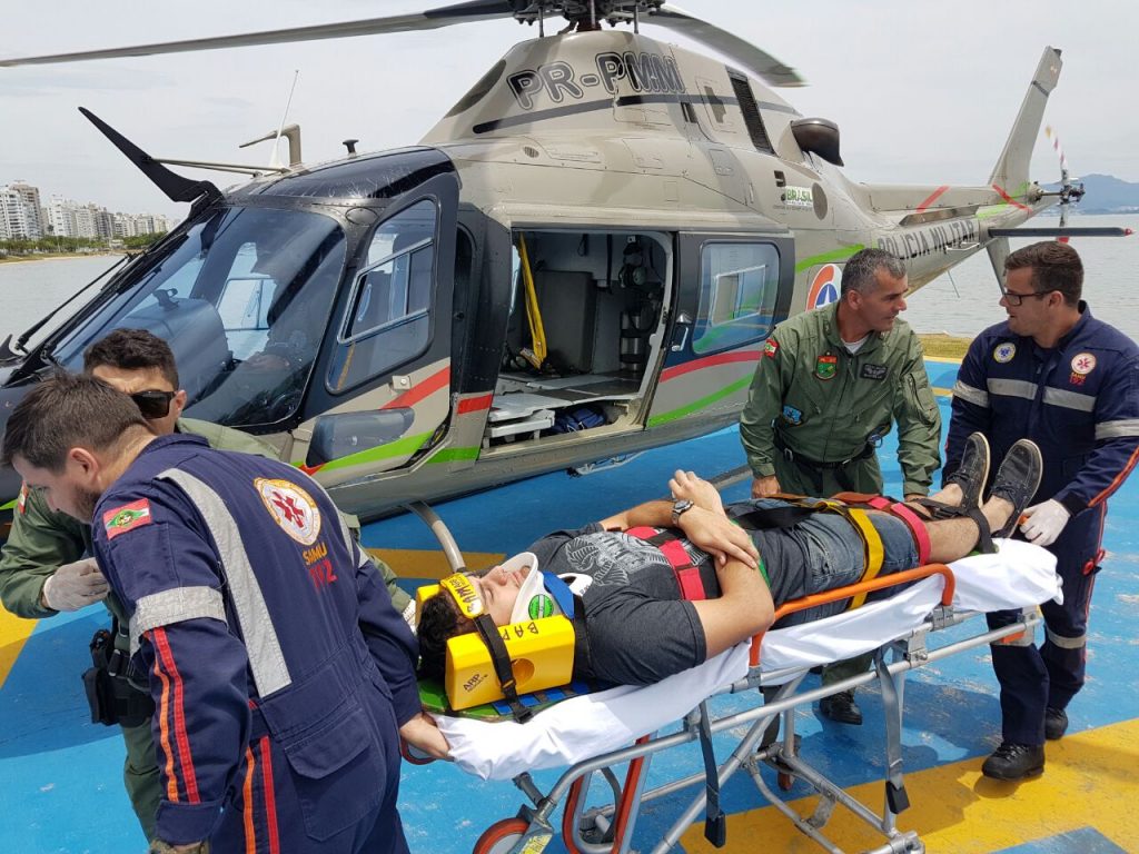 Águia 02 resgata piloto de avião acidentado nas imediações do Aeroclube Santa Catarina