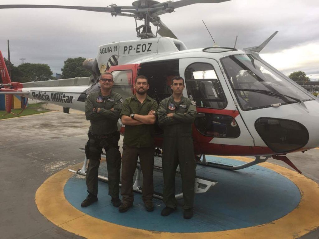 Base de São José dos Campos recebe visita de vítima salva em Paraibuna