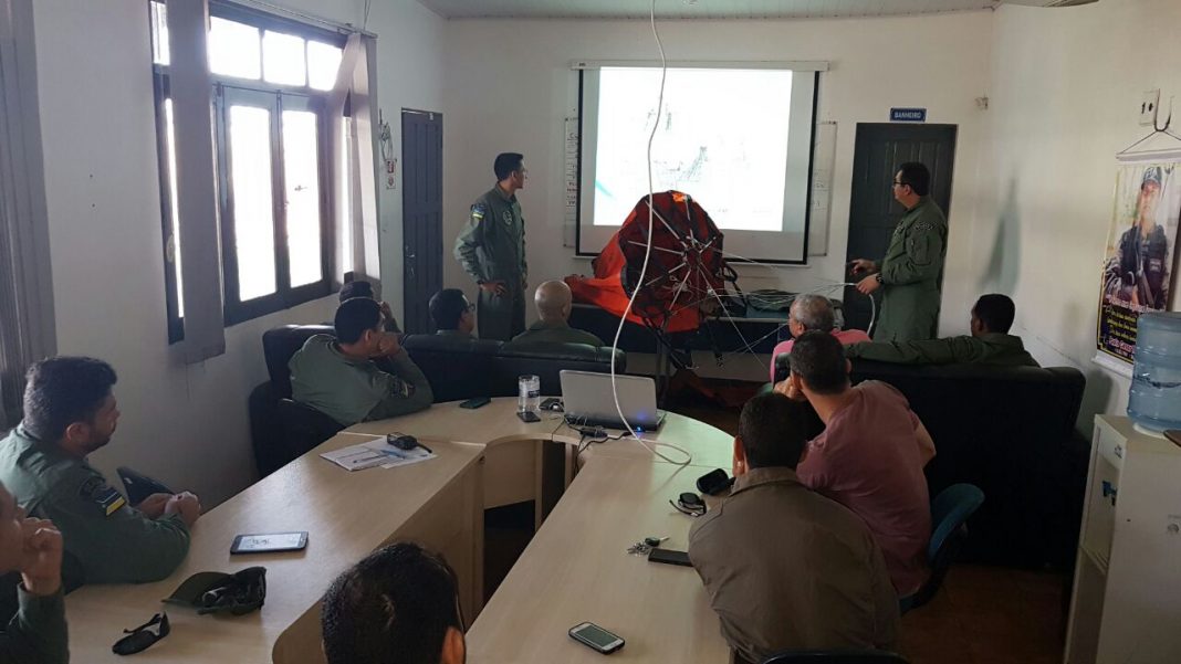 GTA do Amapá treina técnica de combate a incêndio florestal com emprego do Bambi Bucket