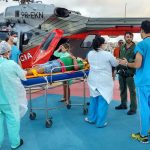 Fênix 06 resgata homem ferido após cair de parapente em Beberibe