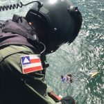 GRAer resgata 12 vítimas de naufrágio na praia da Barra, em Salvador