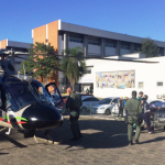 A vítima foi conduzida ao Hospital Universitário de Florianópolis - Águia 02 (Foto: PM/Divulgação)