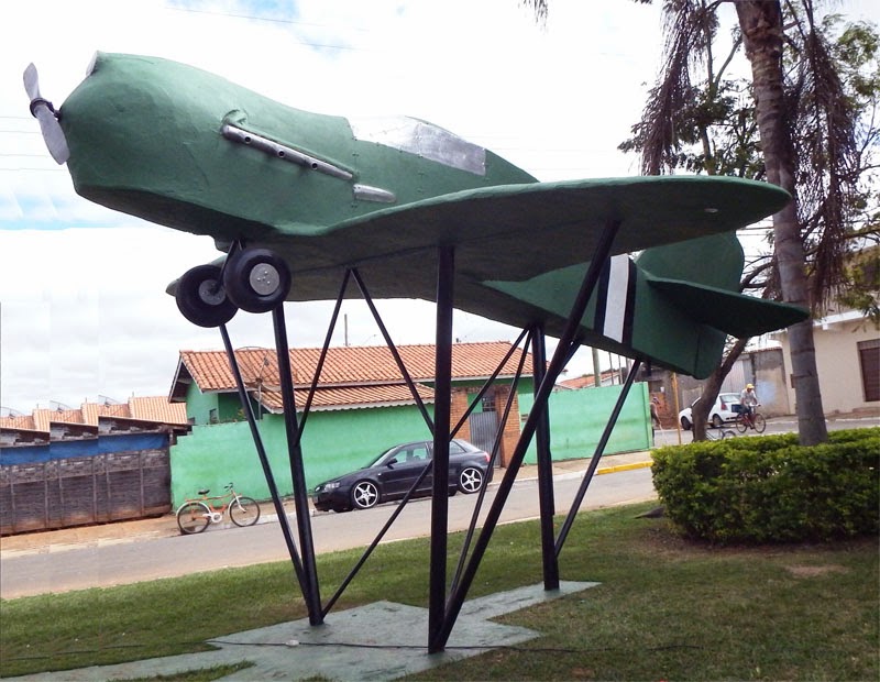 Monumento à Aviação Constitucionalista "Gaviões de Penacho" é inaugurado em Campina do Monte Alegre
