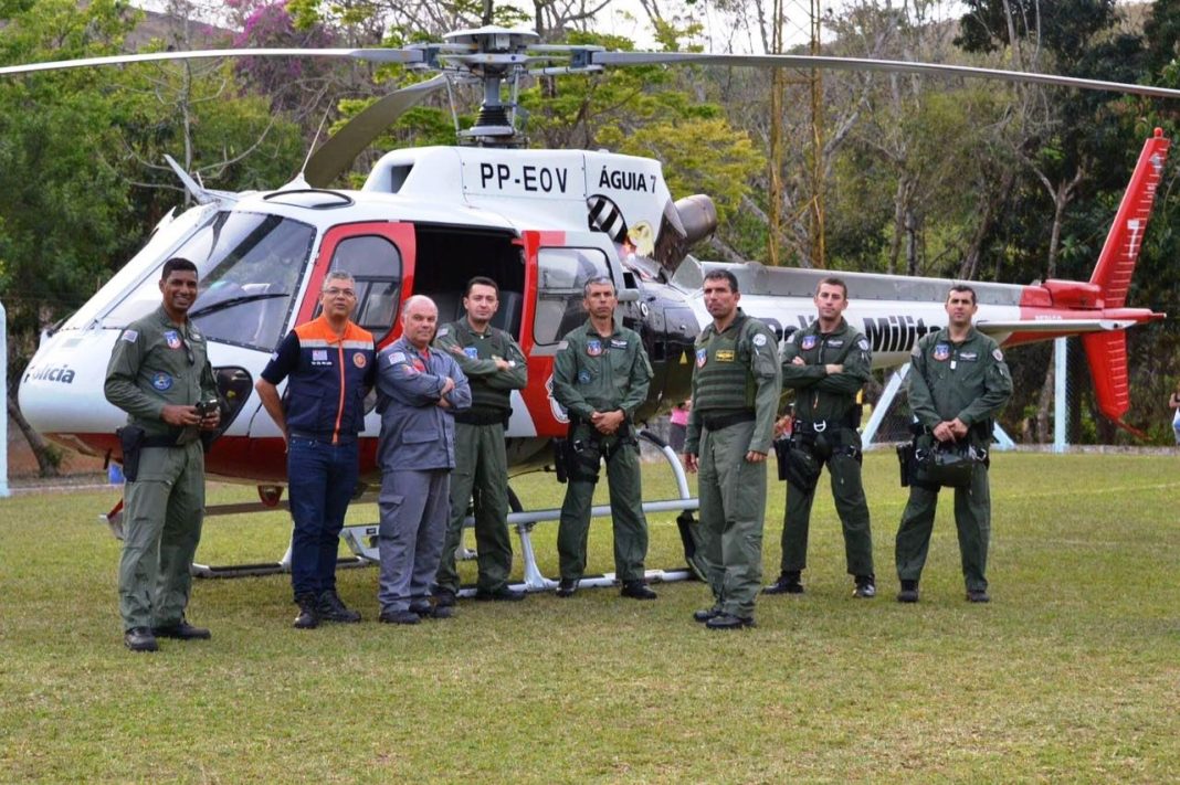 Grupamento Aéreo participa de força tarefa para combate a incêndio florestal na Serra da Bocaina
