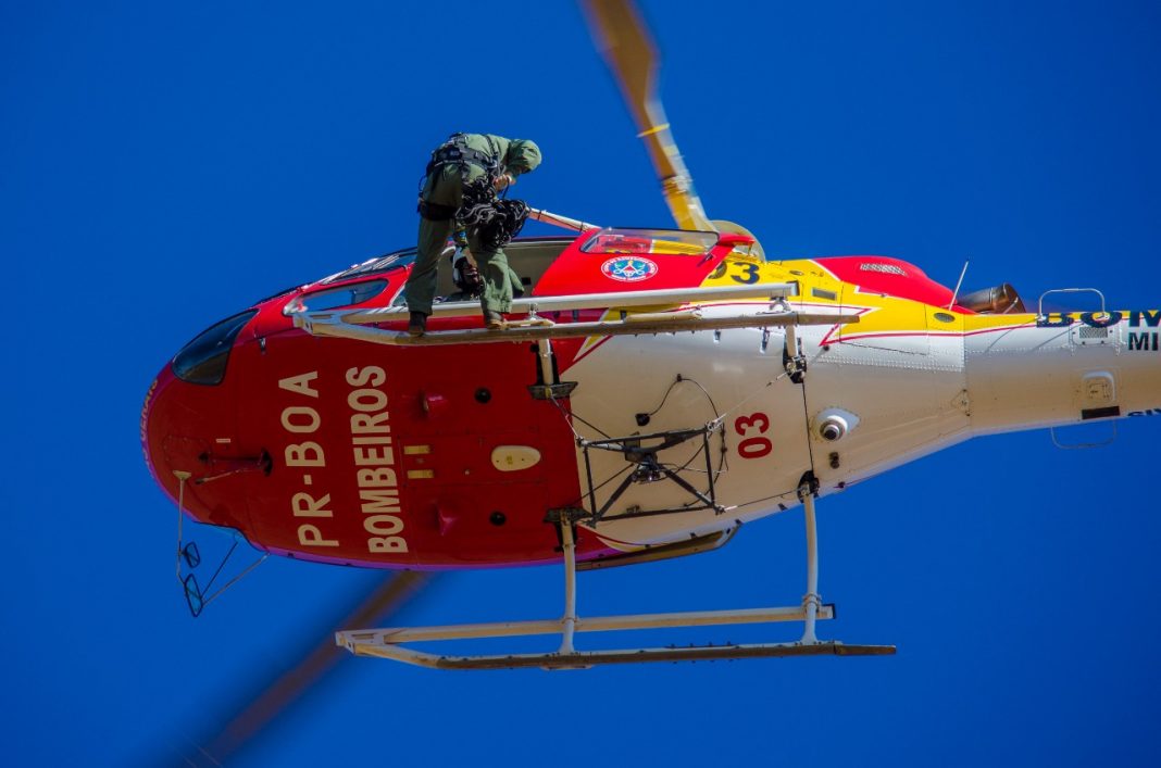 Corpo de Bombeiros de Minas Gerais comemora 10 anos de operações áreas, salvando vidas. Foto: Mitchell Nazar.