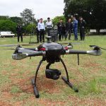 Cel Eduardo Beni e o Coordenador do Dronepol, Cel Rogério Vieira Peixoto acompanharam os testes realizados pela empresa Dahua. Foto: GCM/Dronepol.