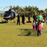 Projeto sobre meios de transporte traz helicóptero do Saer em escola de Forquilhinha