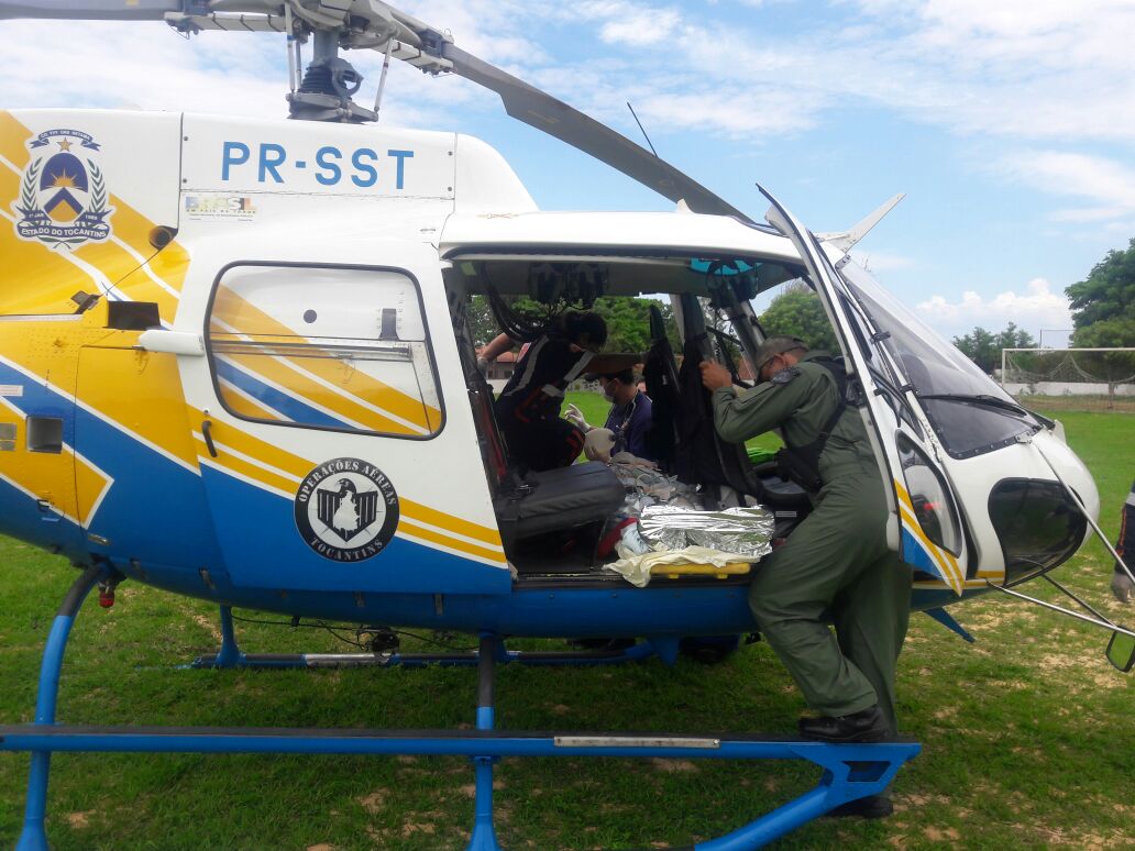 Capotamento deixa quatro feridos e vítima é transferida para hospital de helicóptero. Foto: Ciopaer/Divulgação