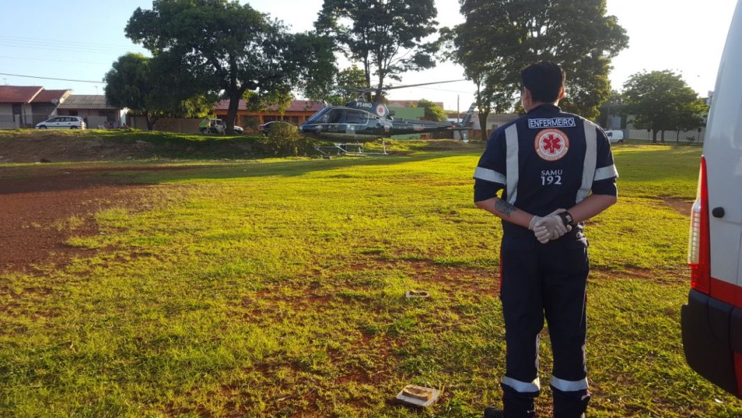 Helicóptero do Consamu resgatou vítima em estado grave após choque elétrico