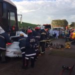 Duas pessoas morreram em acidente entre ônibus e carro na PR-317, segundo a PRE (Foto: Divulgação)