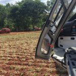 Vítima atropelada por trator é resgatada pelo helicóptero do SAMU em Quinta do Sol, PR