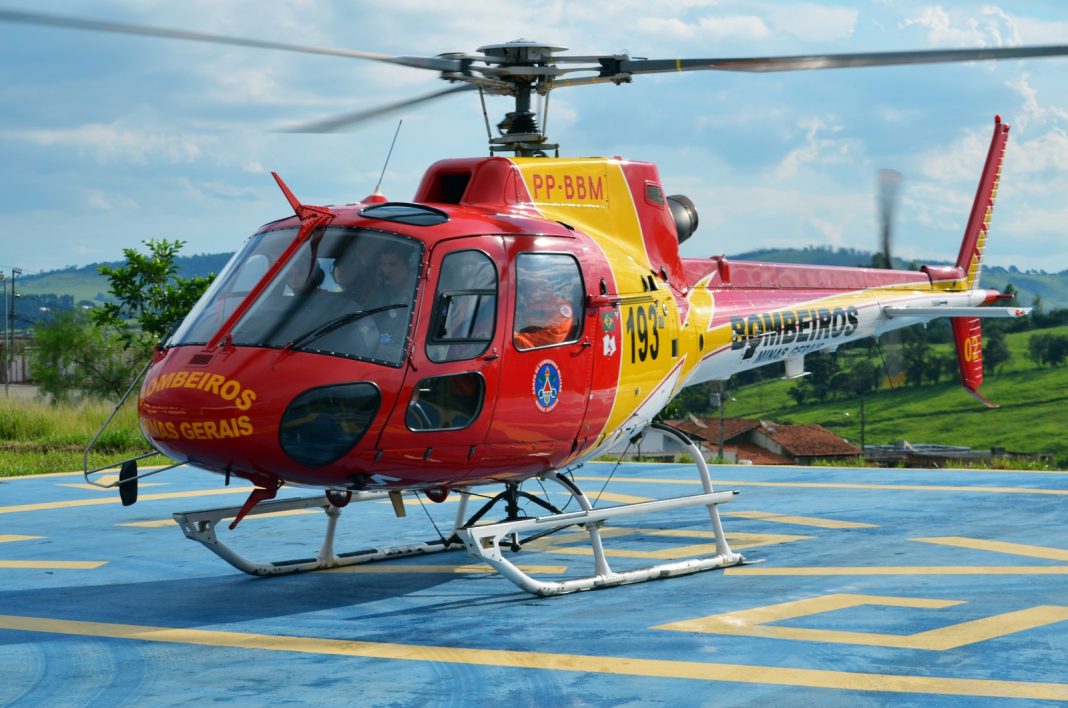 Helicóptero Arcanjo decola para missão de treinamento em Varginha (MG)