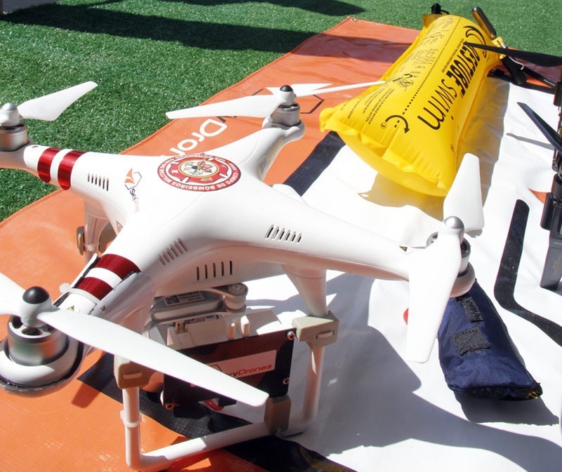 Drone Phantom 3 equipado com o SARtube do Corpo de Bombeiros Militar do Rio Grande do Sul (CBMRS). Foto: SkyDrone.