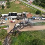 Helicóptero da PM da Bahia transporta vítima de queimaduras de Candeias para Salvador