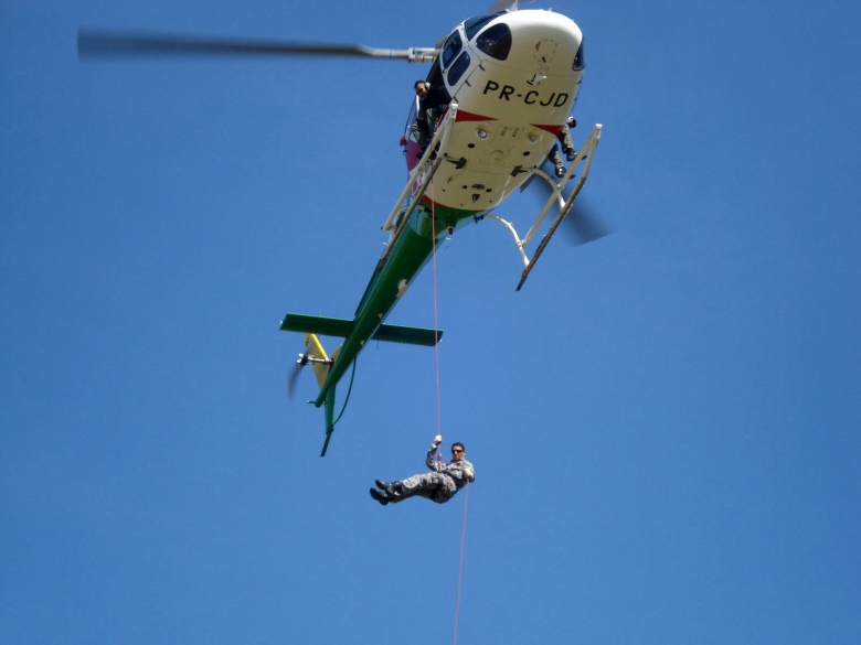O helicóptero atende as comunidades distantes do Acre Foto: Arquivo Secom.