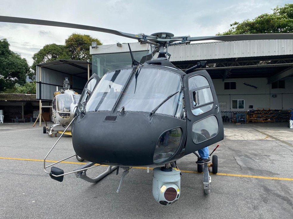 Helicóptero da Polícia Civil do RJ equipado com uma câmera Flir — Foto: Reprodução