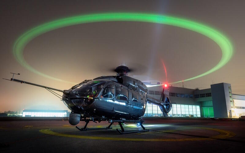 h145-blade-illumination-airbus-helicopters