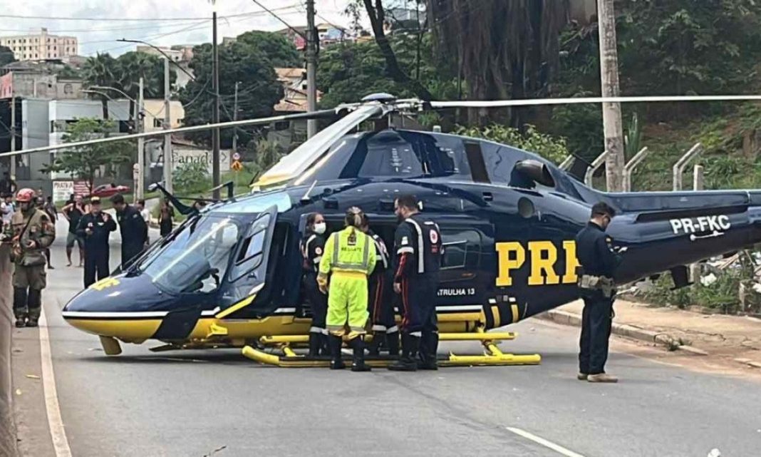 Helicóptero da PRF caiu durante resgate no Anel Rodoviário crédito: Wellington Barbosa/EM/D.A. Press